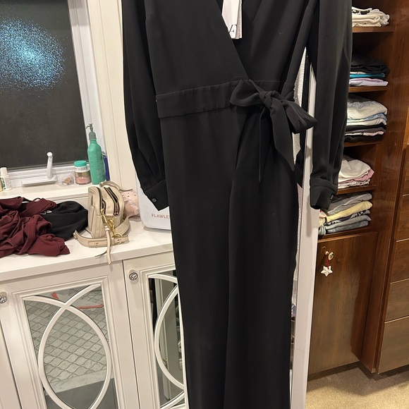 COPY - Diane von Furstenberg jumpsuit - Picture 2 of 4